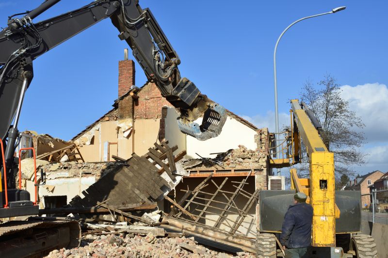 Crane & Heavy Equipment Demolition